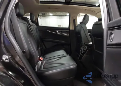 2021 Lincoln Nautilus Reserve z USA, uszkodzony, nr VIN 2LMPJ8K92MBL03114